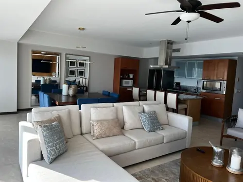 Condominio frente al mar de 4 recámaras en Cerritos