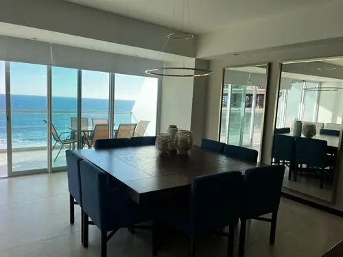 Condominio frente al mar de 4 recámaras en Cerritos