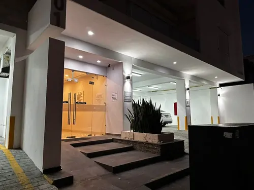 Penthouse frente al mar con roof privado en Zona Dorada