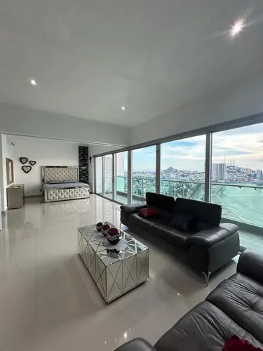 Condominio frente al mar en Torre eMe, Mazatlán
